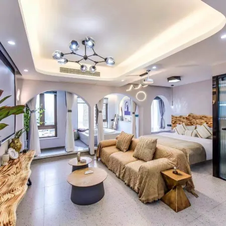 Lushan Homestay (Chongqing Jiefangbei Hongyadong Branch)