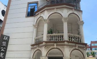 Bayou Union Apartments