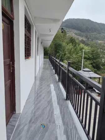 Kaiyang Pusu Homestay Отели в г. Кайян
