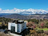 Promise of the snow mountain โรงแรมใกล้จุดชมวิวด้านบนหมอกหนา