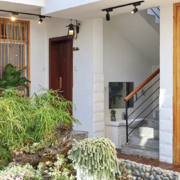 Dali Liuyue Inn (Ancient City South Gate)