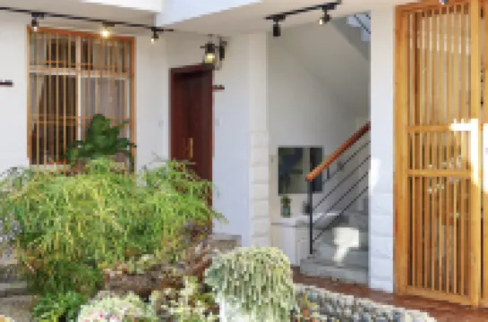 Dali Liuyue Inn (Ancient City South Gate)