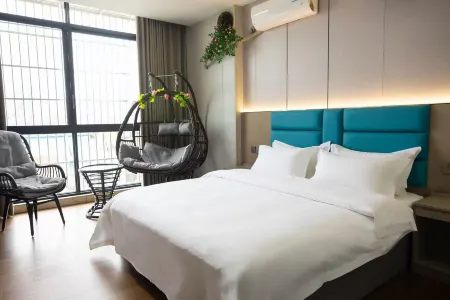Yingshan Haizhou Business Hotel