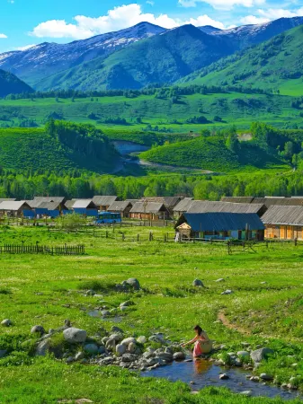 Kanazanna Boutique B&B (Laocun Shop) Отели рядом с достопримечательностью «Xinjiang Kanas National Geopark»