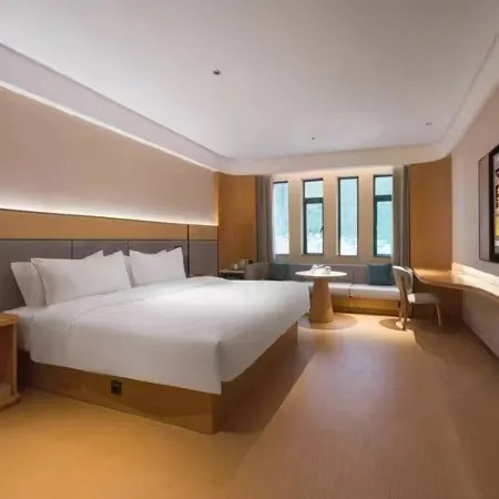 Shilou Huanghe Business Hotel
