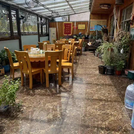 Riverside Yiju Boutique B&B in Jingyuan County