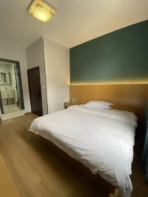 Hongrui Express Hotel