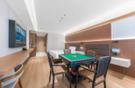 QingShan Holiday Inn