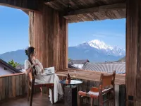 Sanzhai Yisheng · Stream Rizhao Jinshan Collection Snow Mountain View Homestay