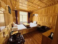 Tangge Yangqu Folklore Hotel