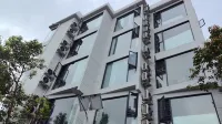 Zhijin Naluwan Homestay - parking