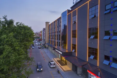 Lavande Hotel (Jinbo Plaza, Konggang Avenue, Jiahe Wanggang Metro Station, Guangzhou)