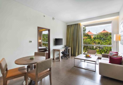 힐튼 가든 인 발리 조식 또는 레스토랑