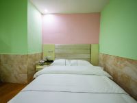 广州七橙梦酒店 - 标准大床房（无窗）