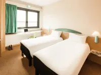 Ibis Roma Fiera Hotels near La Saliera