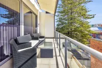 นิว เฮาส์ จัดการโดย Hougoumont