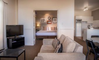 Majestic Old Lion Apartments