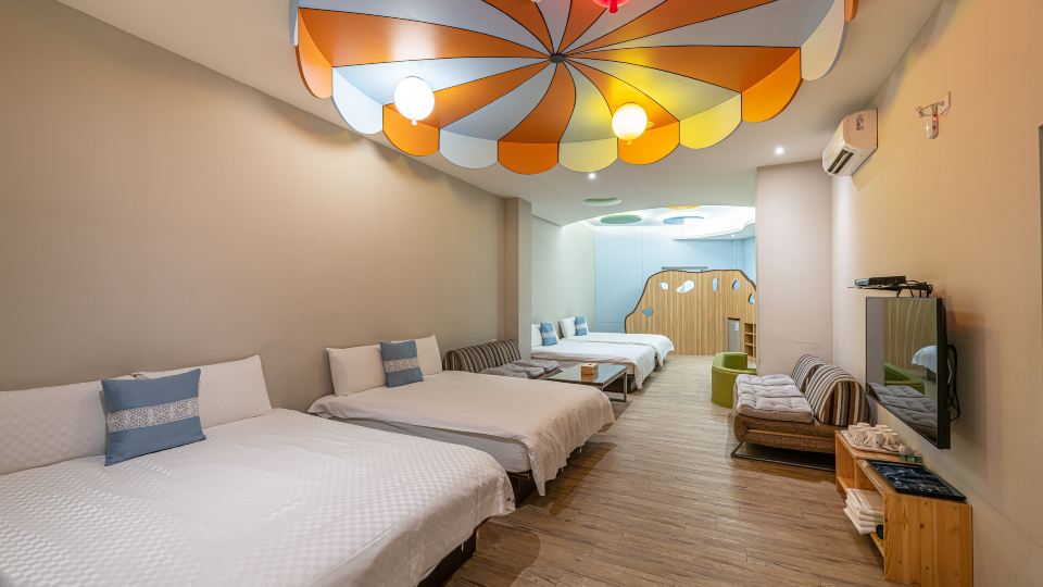 Happiness YES Hostel