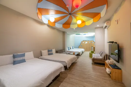 Happiness YES Hostel Отели рядом с достопримечательностью «National Center for Traditional Arts»