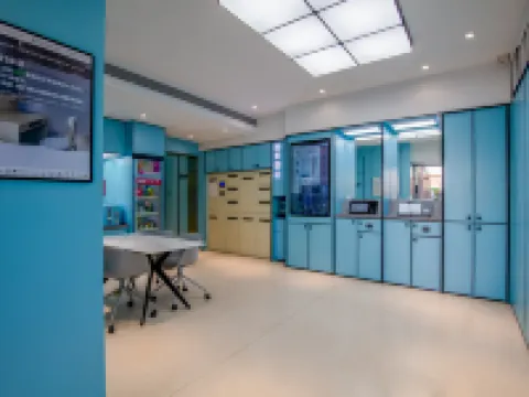 ไฮ อินน์ เหลียงผิน ปักกิ่ง สถานีรถไฟใต้ดินตงซือ