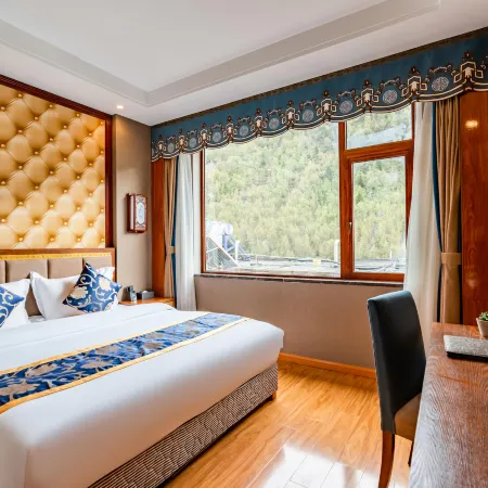 Siguniangshan Tianyun Renji Hotel (Changpinggou Scenic Area)