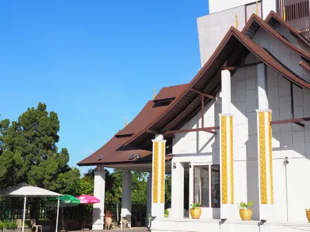 Luckswan Boutique Chiang Rai Отели рядом с достопримечательностью «Ночной базар на Чианг Рай»