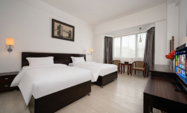 Zhuhai Special Zone Hotel (Guangzhou Beijing Road Pedestrian Street West gate Subway station store)