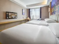 Vienna International Hotel 5.0 Versions  Shaoguan Qujiang Nanhua Temple Zhang Jiuling Park  Branch - موقف سيارات