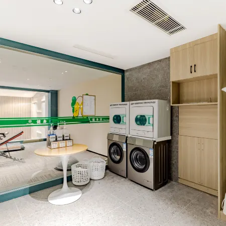 Baiya Yueting wisdom Hotel (Bozhou railway station store)