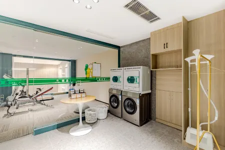 Baiya Yueting wisdom Hotel (Bozhou railway station store) Отели рядом с достопримечательностью «Baiyi Buddhist Convent»