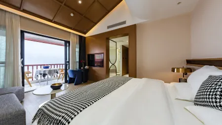 Kunming Jinlangyuan Hotel (Nanping Pedestrian Street Jinma Bijifang Branch) Отели рядом с достопримечательностью «Fenghuangshan Kepu Ecology Park»