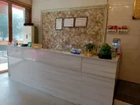 Yichun Shengquan Hotel