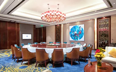 Qingdao Yihai Garden Hotel Main Store (Olympic Sailing Center Store) Отели рядом с достопримечательностью «Former Site of Tsingtao Yacht-club»