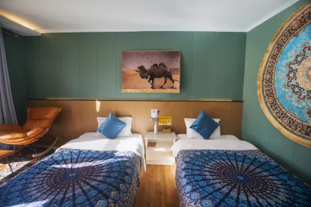 Narati Pavilion Inn Отели рядом с достопримечательностью «Nalati Raspberry Town»