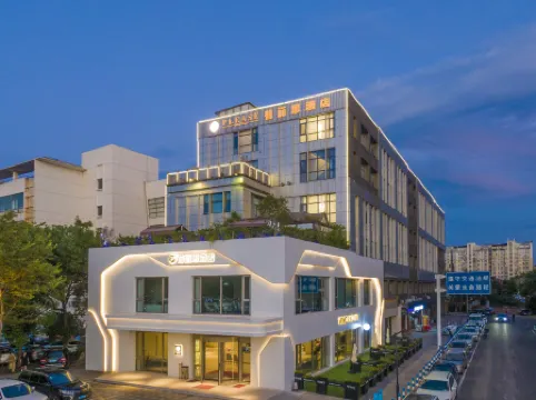 Pulisi Hotel Отели рядом с достопримечательностью «Cuipuzha»