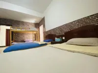 Nilv Flower Time International Youth Hostel