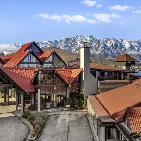 Copthorne Hotel And Resort Queenstown Lakefront Отели рядом с достопримечательностью «Пивоварня Altitude Brewing»