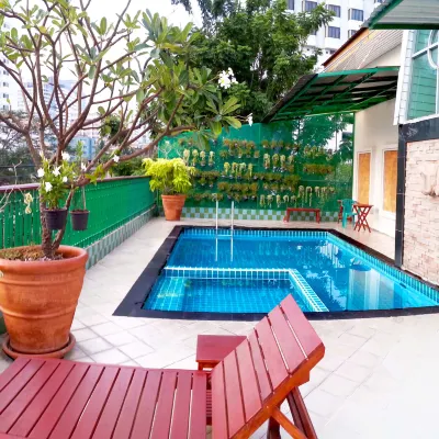 Royal Ivory Sukhumvit Nana Hoteles cerca de Centro de Bangkok