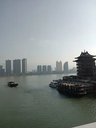 Tonglu Mingguang Holiday Hotel (Tonglu Tongjun Mountain) Отели рядом с достопримечательностью «Hangzhou Technician Institute»