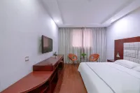 Liuzhou Yufeng District Pinyi Business Hotel (Baiyun Wholesale Market)