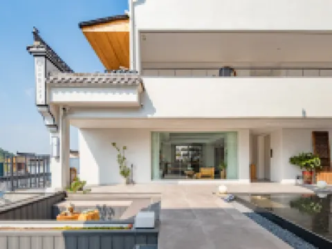 Xiao Zhang's Cultural and Artistic Homestay Hotels near Baisui Palace