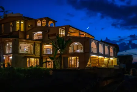 Tengchong Heshun Wenlan Xiangchi Resort Hot Spring Hotel