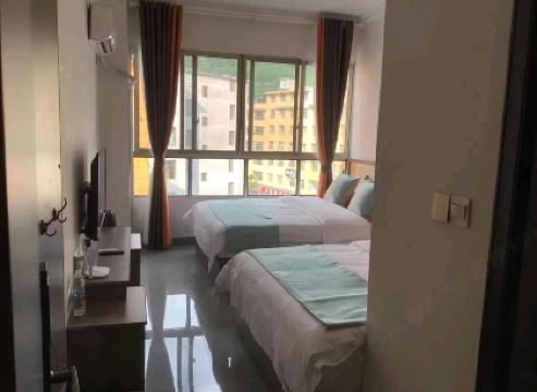 Huangping Heyiju Hotel