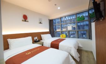 Calistar Hotel