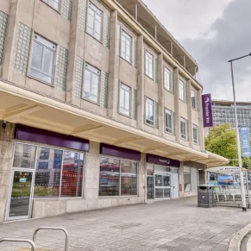 Premier Inn Plymouth City Centre (Derry's Cross) Hotels near Marsh Mills