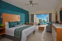 Dreams Cozumel Cape Resort & Spa Hotel dekat Maple Leaf Scuba