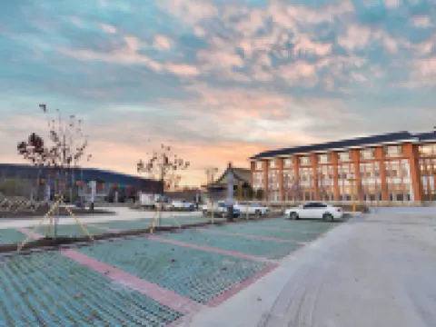 Liangtian Baishi Resort Hotels in Longjing