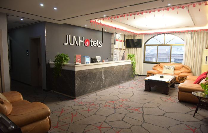 Junyi Chain Hotel (Junan Lixian Yanguanzhen Branch)