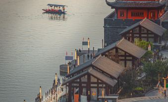 Yuanteng Yuxia Yunshang River View Homestay (Zhenyuan Ancient Town Branch)
