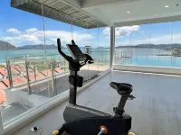 Hillview Cube w/Rooftop Pool
